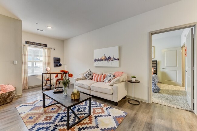 Riverside Apartments in Arlington, TX - Building Photo - Building Photo