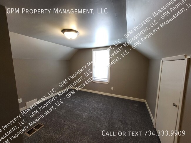 28911 Powers St in Westland, MI - Building Photo - Building Photo