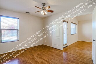 16070 W Kendall St in Goodyear, AZ - Building Photo - Building Photo