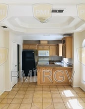806 S Palm Dr in Pharr, TX - Building Photo - Building Photo