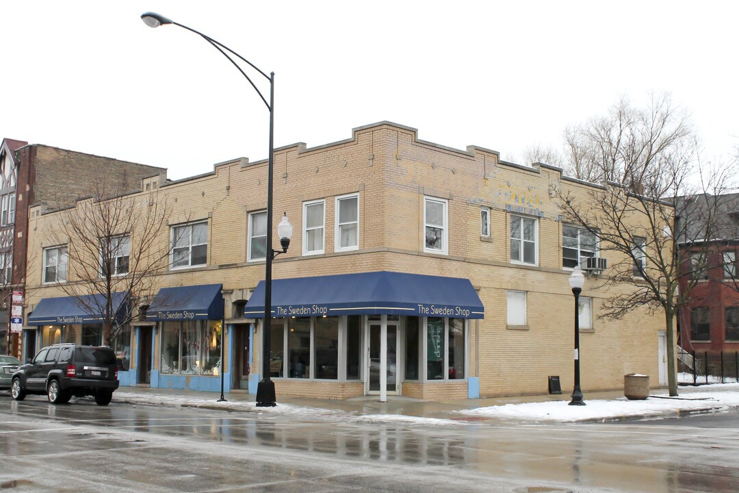 3300 W Foster Ave in Chicago, IL - Foto de edificio