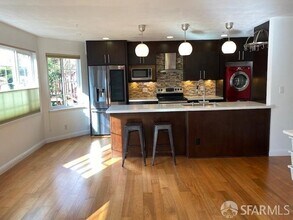 629 Chestnut St in San Francisco, CA - Building Photo - Building Photo