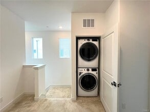 1645 W Lincoln Ave in Anaheim, CA - Building Photo - Building Photo