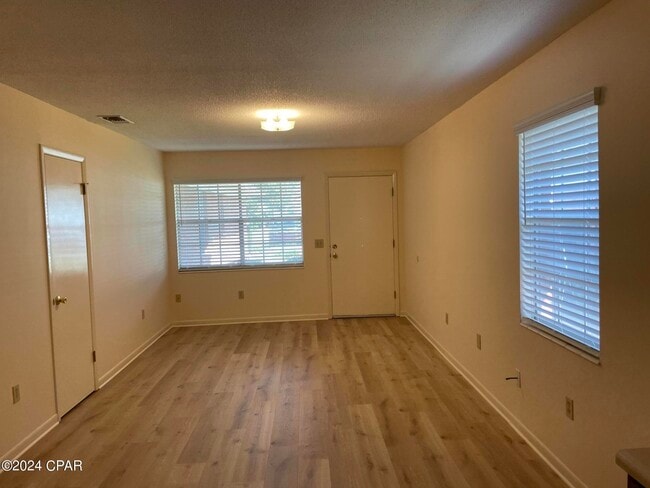 5605a Hilltop Ave in Panama City, FL - Building Photo - Building Photo