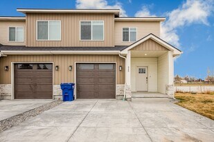 920 Home Run Ave in St Anthony, ID - Building Photo