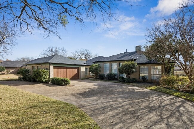 1317 Meandering Way in Rockwall, TX - Building Photo - Building Photo
