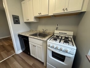 5208-5240 Stanton Avenue in Pittsburgh, PA - Building Photo - Building Photo