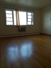 4600 N Cumberland Ave, Unit 505 in Chicago, IL - Building Photo - Building Photo