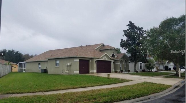 1524 Baythorn Dr in Zephyrhills, FL - Building Photo - Building Photo