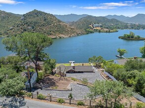 800 Lake Sherwood Dr in Lake Sherwood, CA - Building Photo - Building Photo