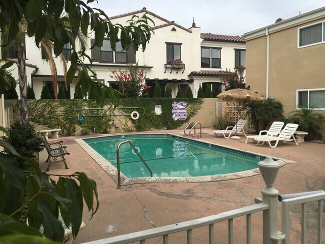 821 Arcadia Ave, Unit 8