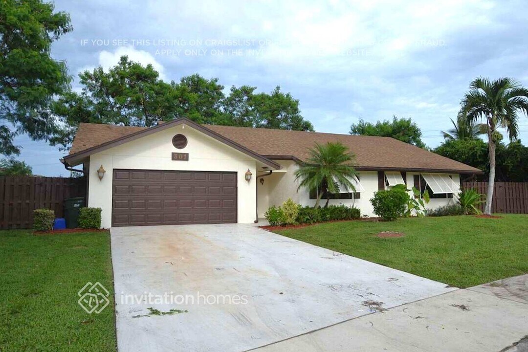 301 SW 27th Ave in Delray Beach, FL - Building Photo