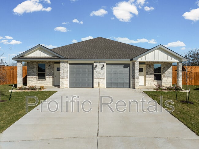 111 Logan Ct in Copperas Cove, TX - Building Photo - Building Photo