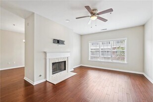 7110 Woodland Ln in Alpharetta, GA - Building Photo