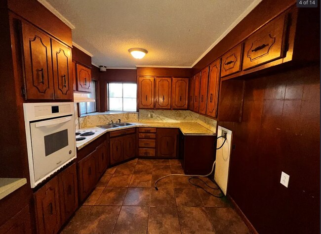 504 Redwater Rd in Wake Village, TX - Building Photo - Building Photo