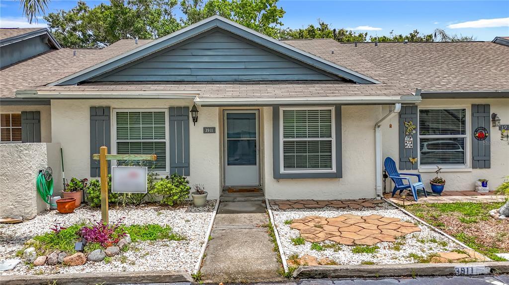 3911 La Costa Ln in Largo, FL - Building Photo
