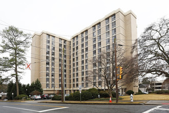 Calvin Court Apartments in Atlanta, GA - Building Photo - Building Photo