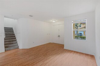 10940 NW 87th Ln in Doral, FL - Building Photo - Building Photo