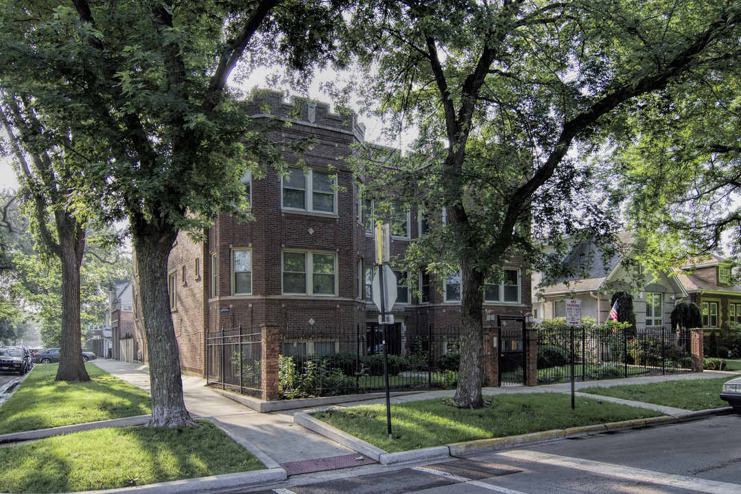 3731 N Kenneth Ave in Chicago, IL - Building Photo