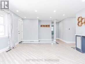 124 Upper Paradise Rd in Hamilton, ON - Building Photo - Building Photo