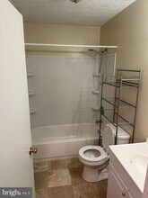 11653 Cowpoke Cir in Lusby, MD - Foto de edificio - Building Photo