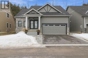 128 Beacon Dr in Blue Mountains, ON - Building Photo