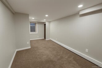 7 Paul Dr in Selden, NY - Building Photo - Building Photo