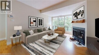 15 Hofstetter Ave in Kitchener, ON - Building Photo