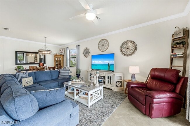 property at 1613 Vizcaya Ln