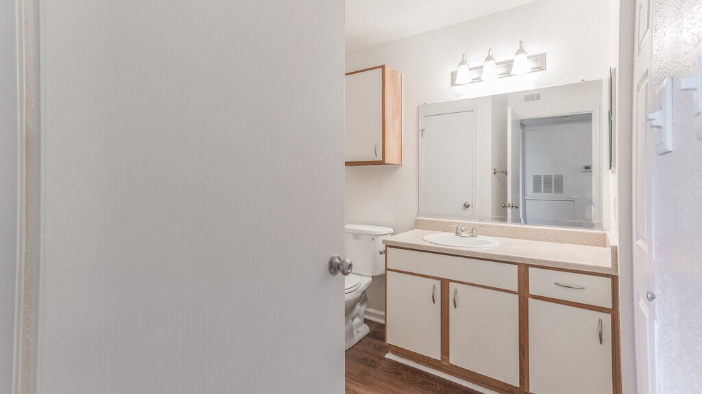 Legends At The Beach Apartments in Virginia Beach, VA