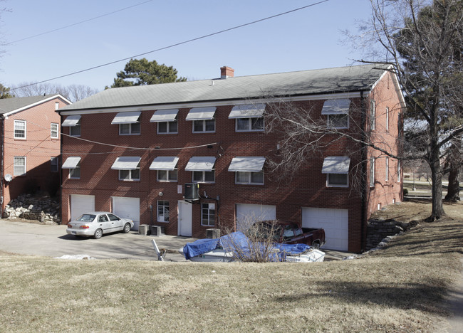 4102 N 52nd St in Omaha, NE - Foto de edificio - Building Photo