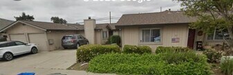 1600 Clearview Dr, Unit #D in Hollister, CA - Building Photo