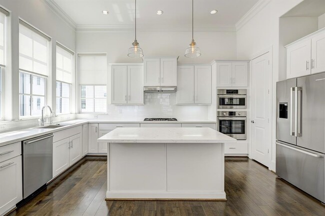property at 3315 Timbergrove Heights St.