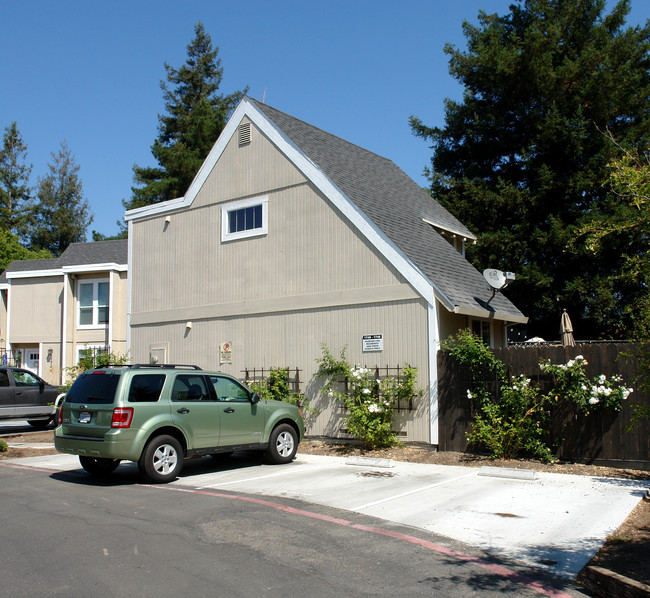 1740 Mission Blvd in Santa Rosa, CA - Building Photo - Building Photo