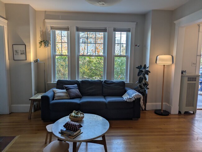 65 Reservoir St, Unit 65 Reservoir Street in Cambridge, MA - Foto de edificio - Building Photo