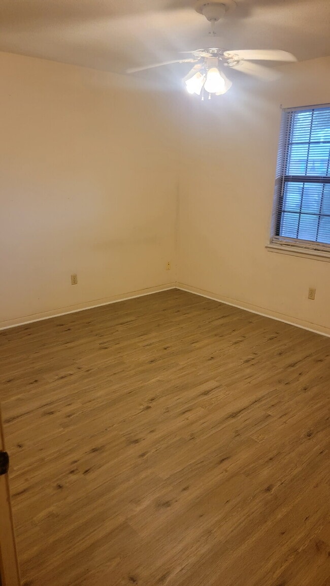 1020 Sable Dr in Pensacola, FL - Building Photo - Building Photo