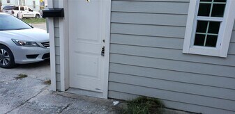 302 71st St in Houston, TX - Building Photo