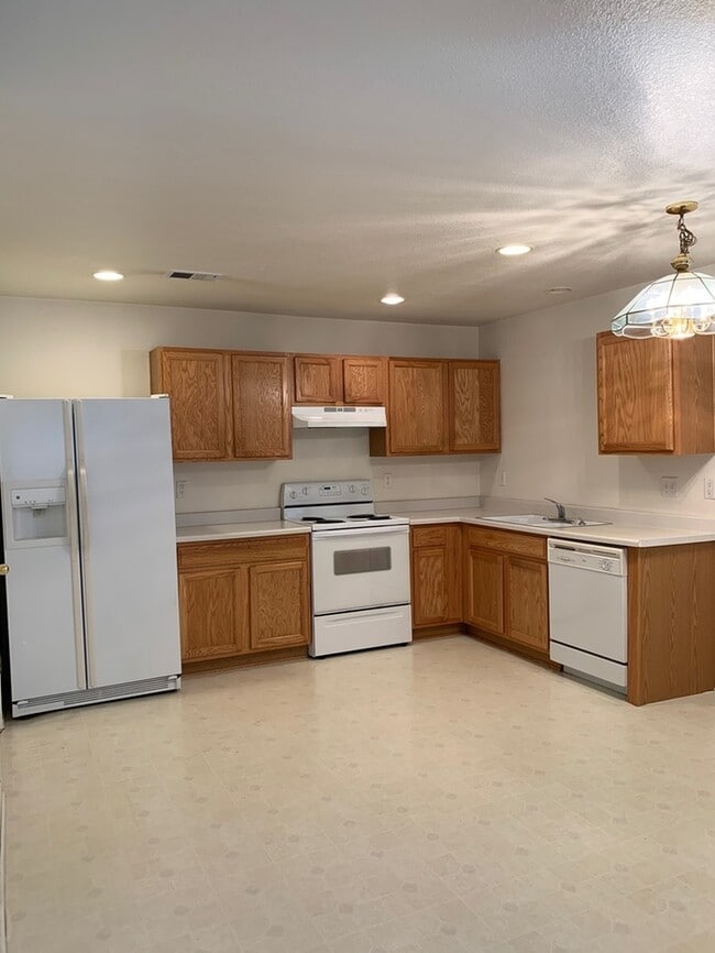 1723 Dove Creek Cir in Loveland, CO - Building Photo - Building Photo