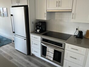 222 S Central Ave, Unit 340 in Los Angeles, CA - Building Photo - Building Photo