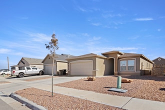 5128 Hector Munoz Dr in El Paso, TX - Building Photo - Building Photo