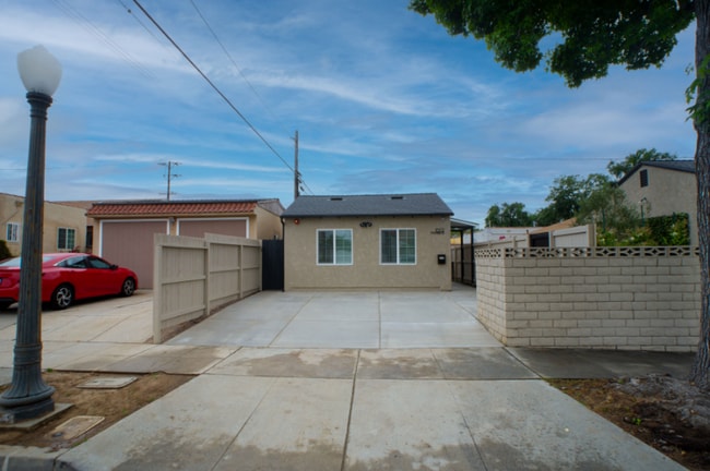 property at 1602 La Golondrina Ave
