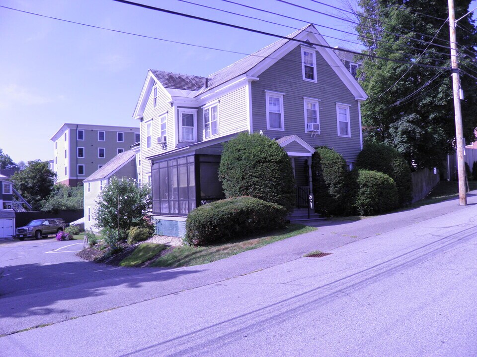 47 Spring St, Unit 2b in Keene, NH - Foto de edificio