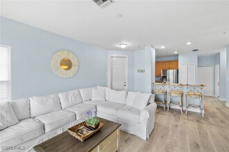 1305 Sweetwater Cove in Naples, FL - Building Photo - Building Photo