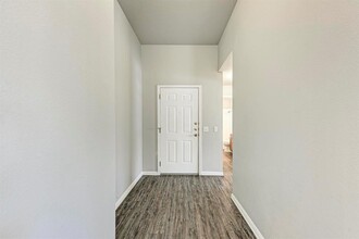 210 Dana Dr in Hutto, TX - Building Photo - Building Photo