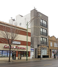 2046 W Devon Ave in Chicago, IL - Foto de edificio - Building Photo