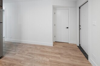 1921 W Summerdale Ave-Unit -GF in Chicago, IL - Building Photo - Building Photo