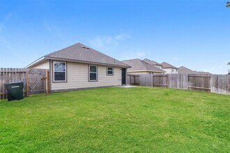 108 Blue Crane St in Huntsville, TX - Foto de edificio - Building Photo