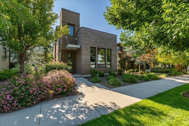 2758 S Honeycomb Way in Boise, ID - Building Photo - Building Photo