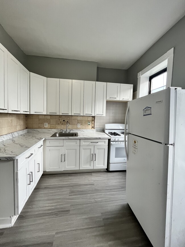 11 Saint Pauls Ave, Unit 4R