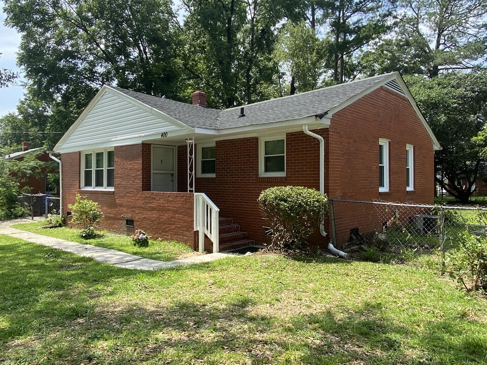 400 Durant Dr in Fayetteville, NC - Building Photo